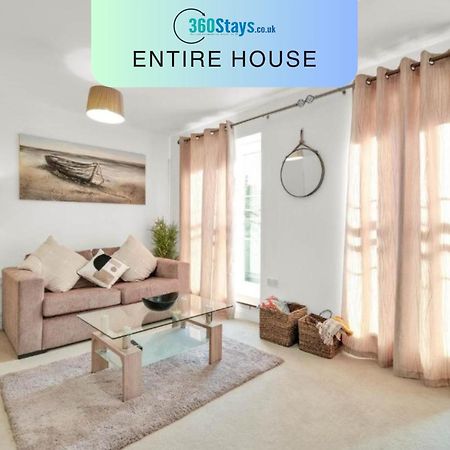 Foxherne 5Bdr 3Ba Serviced House With Parking - Slough By 360Stays Buitenkant foto