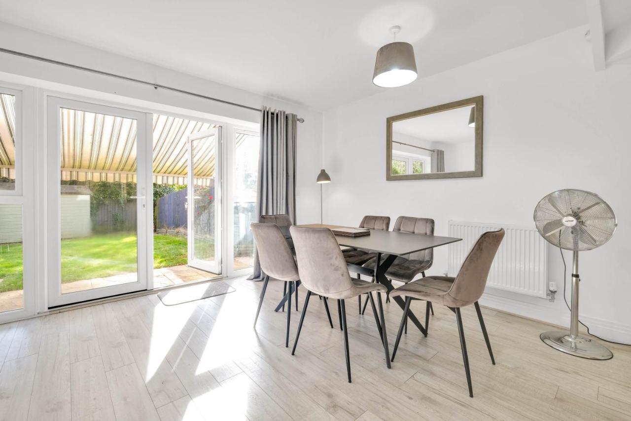 Foxherne 5Bdr 3Ba Serviced House With Parking - Slough By 360Stays Buitenkant foto