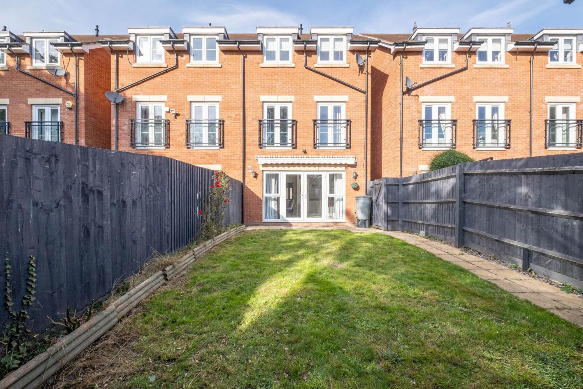 Foxherne 5Bdr 3Ba Serviced House With Parking - Slough By 360Stays Buitenkant foto