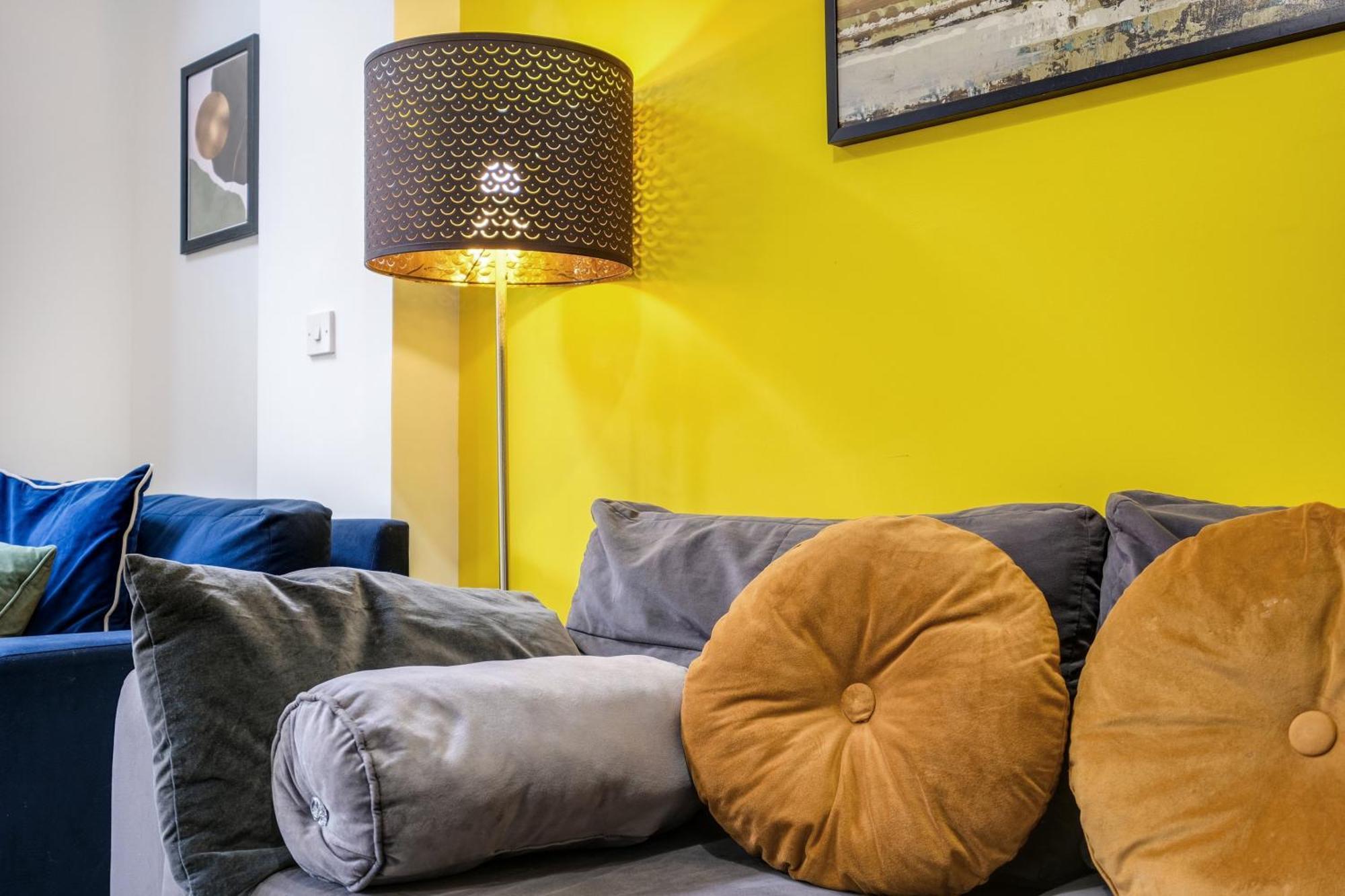 Foxherne 5Bdr 3Ba Serviced House With Parking - Slough By 360Stays Buitenkant foto