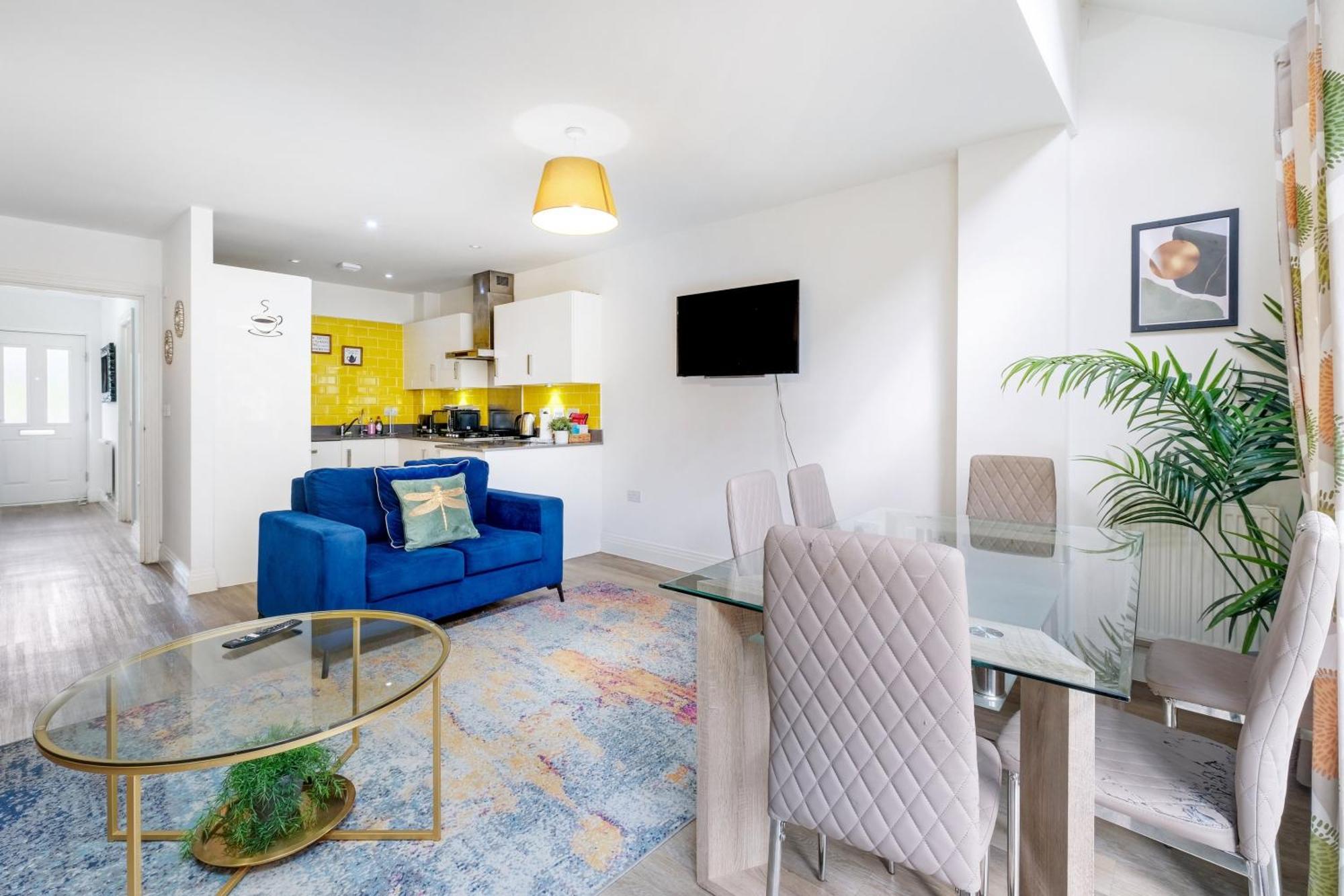 Foxherne 5Bdr 3Ba Serviced House With Parking - Slough By 360Stays Buitenkant foto