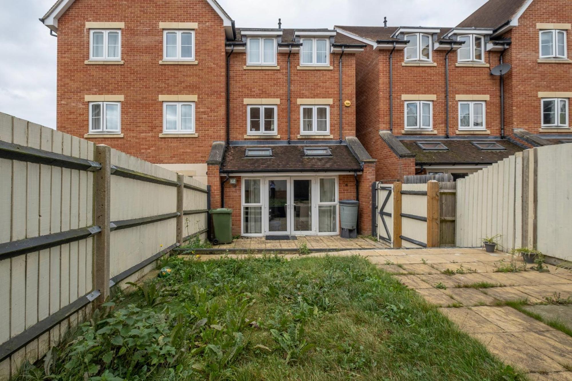 Foxherne 5Bdr 3Ba Serviced House With Parking - Slough By 360Stays Buitenkant foto